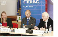 "Da li Ustav Srbije treba menjati” "Da li Ustav Srbije treba menjati”